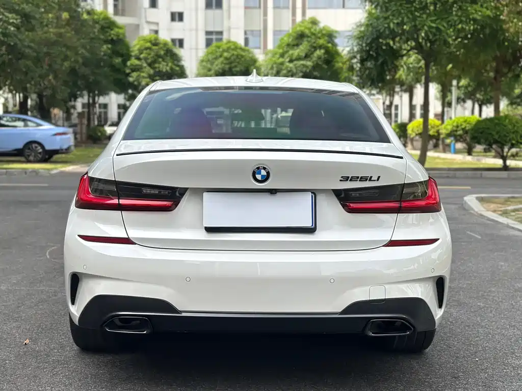 BMW 3 Series 2019 — фото 5