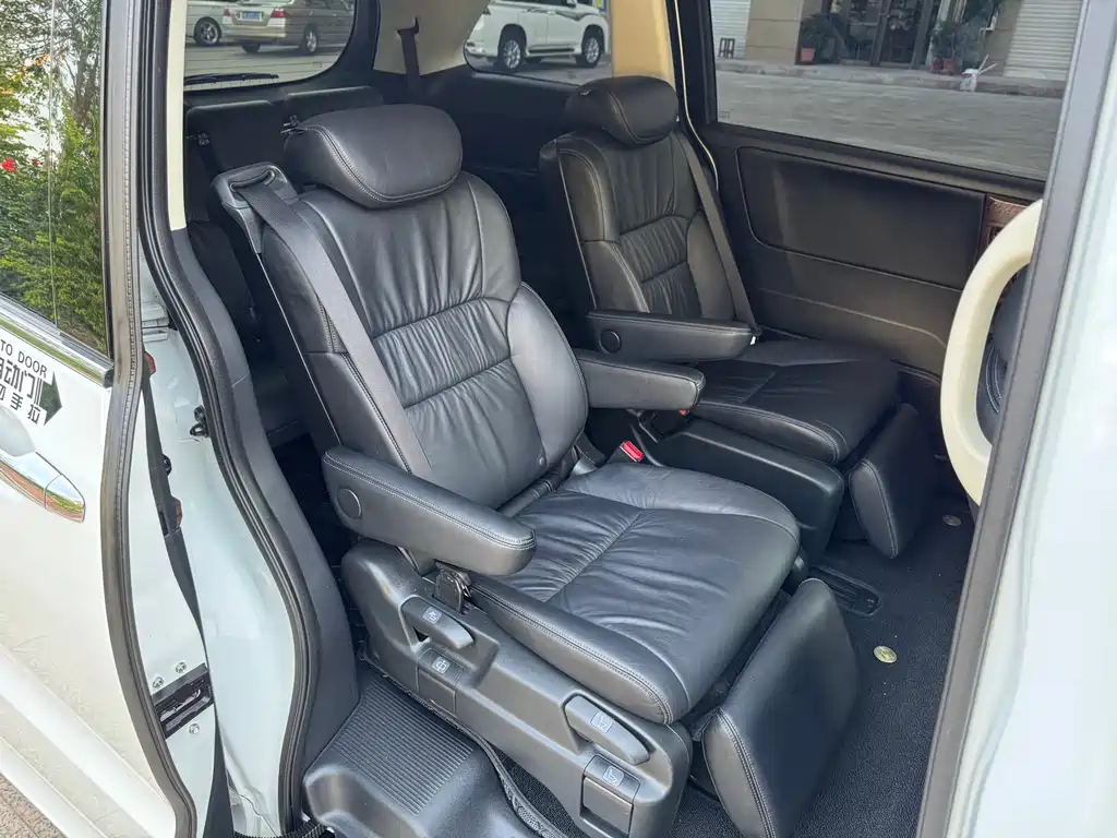 Honda Odyssey 2018 — фото 13