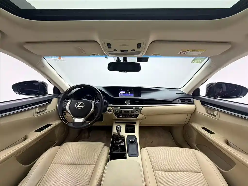 Lexus ES 2014 — фото 15