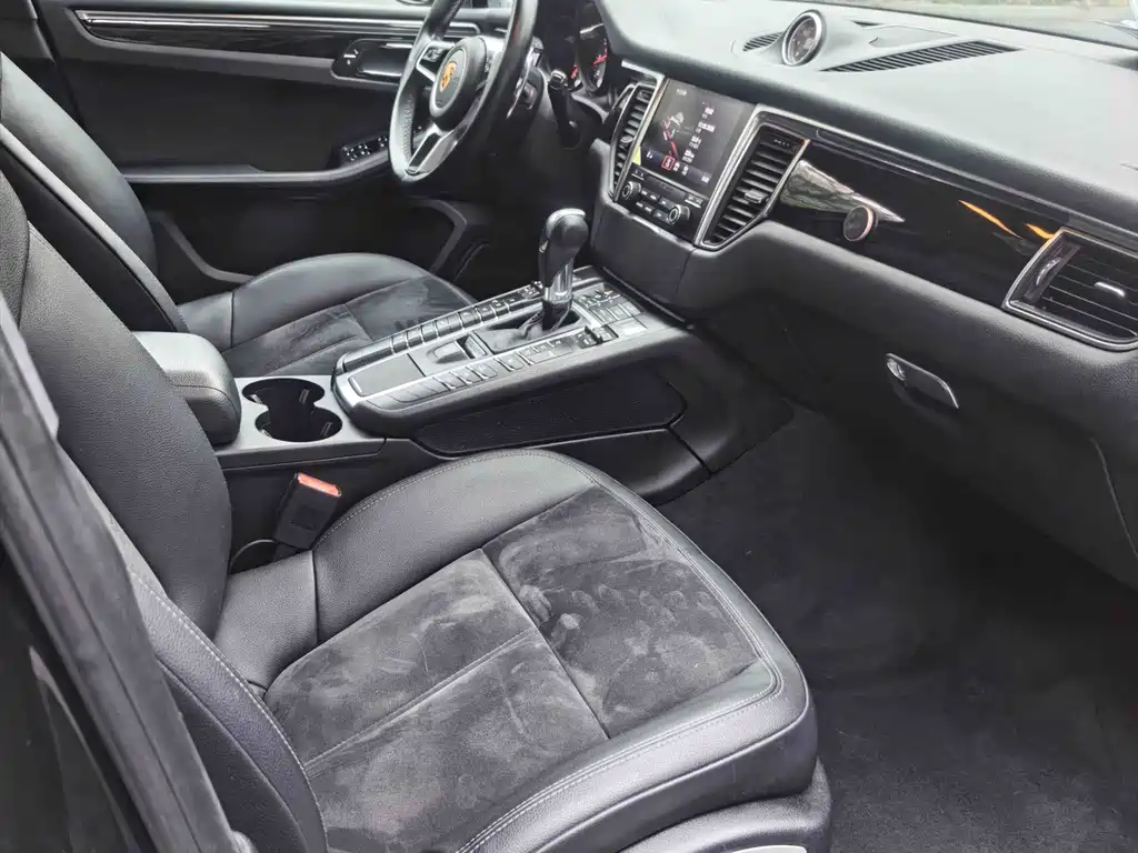 Porsche Macan 2018 — фото 11