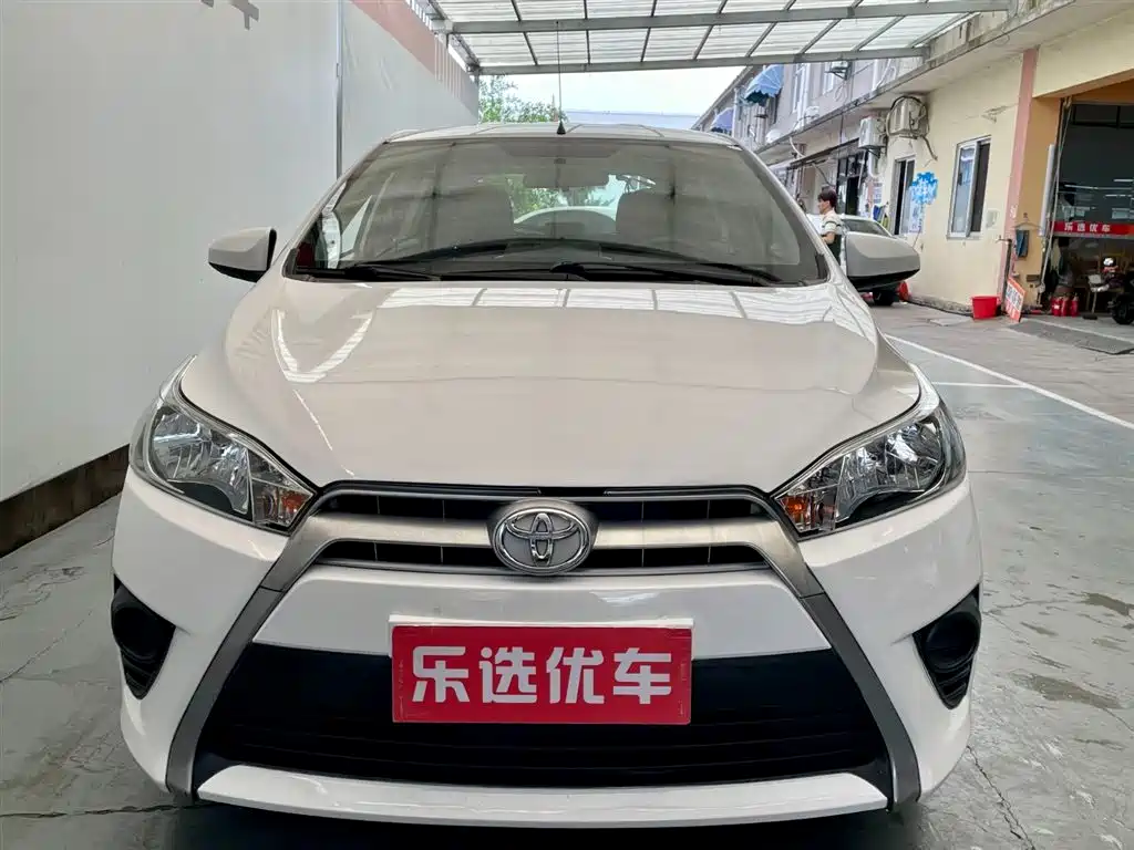 Toyota Yaris L 2015