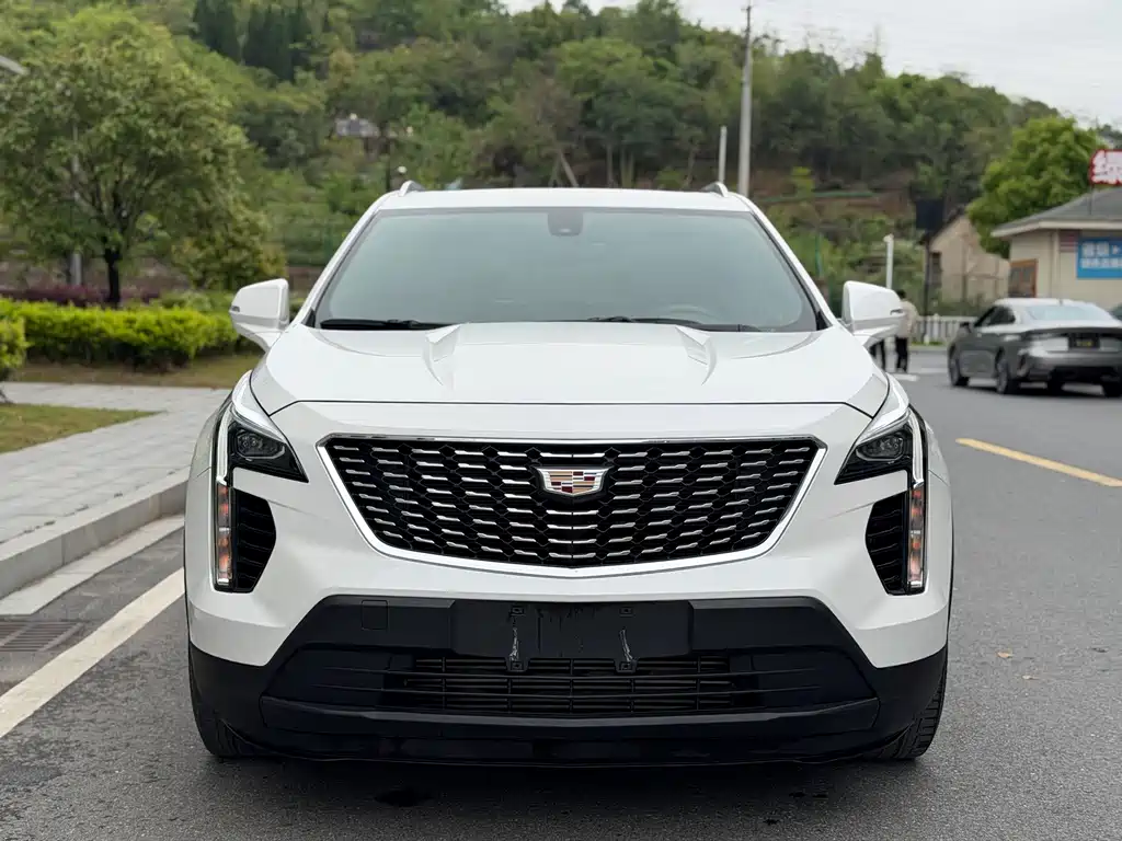 Cadillac XT4 2021 — фото 2