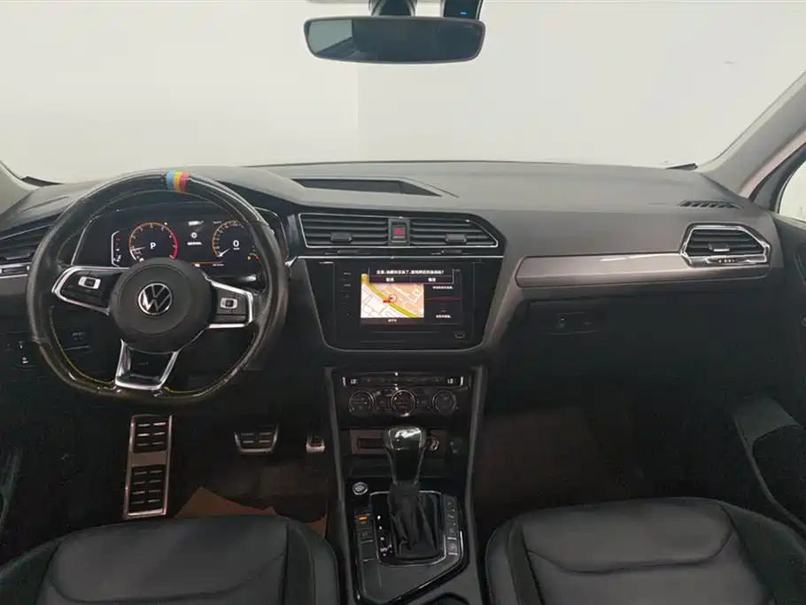 Volkswagen Tiguan L 2021 — фото 12