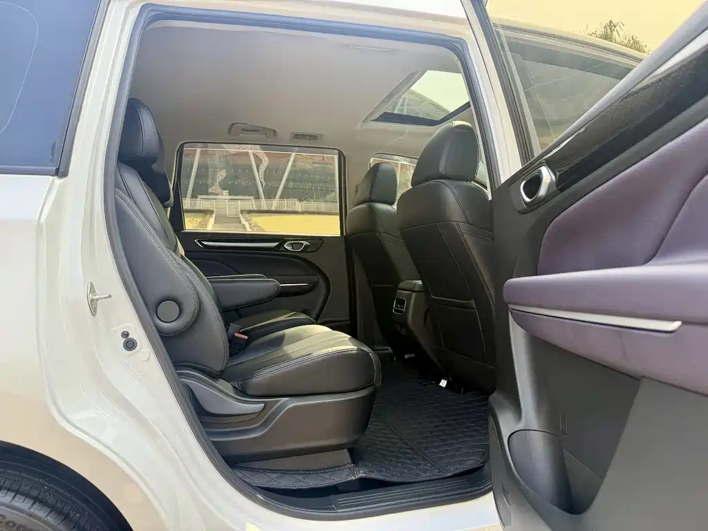 GAC Motor Trumpchi M6 2025 — фото 12
