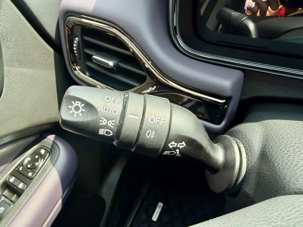 GAC Motor Trumpchi M6 2025 — фото 18