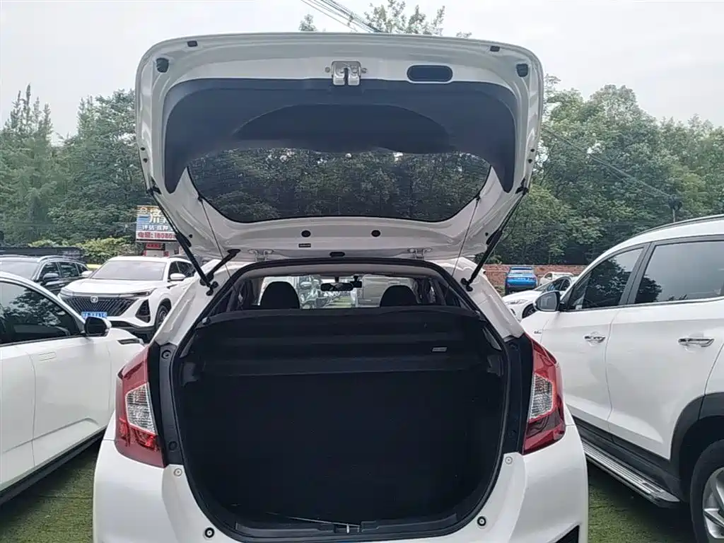 Honda Fit 2017 — фото 19