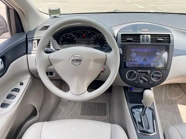 Nissan Tiida 2011