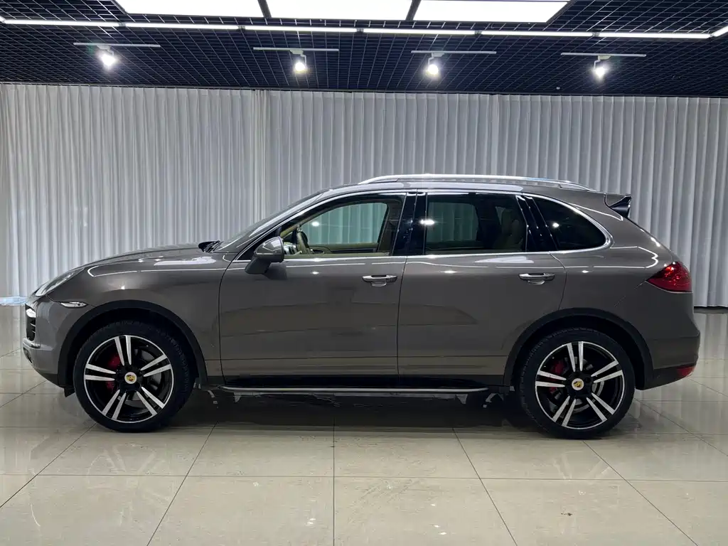 Porsche Cayenne 2014