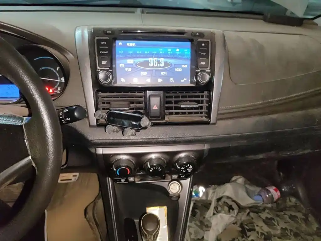 Toyota Yaris L 2015
