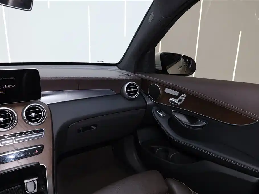 Mercedes-Benz GLC 2021 — фото 18