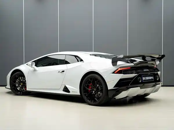 Lamborghini Huracan 2022