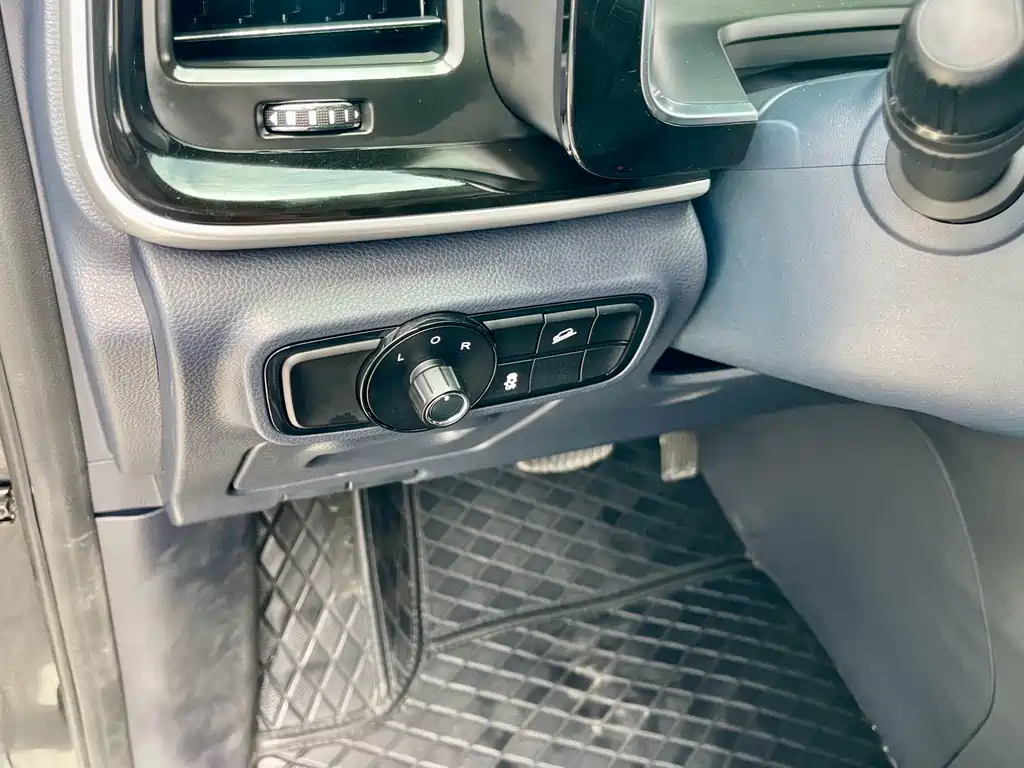 GAC Motor Trumpchi M8 2024 — фото 8