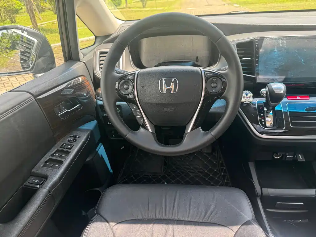 Honda Odyssey 2018 — фото 9