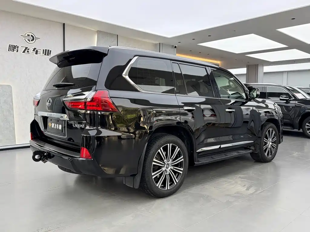 Lexus LX 2020 — фото 22