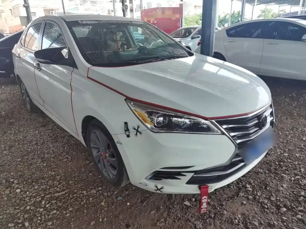 Changan Eado DT 2018 — фото 4
