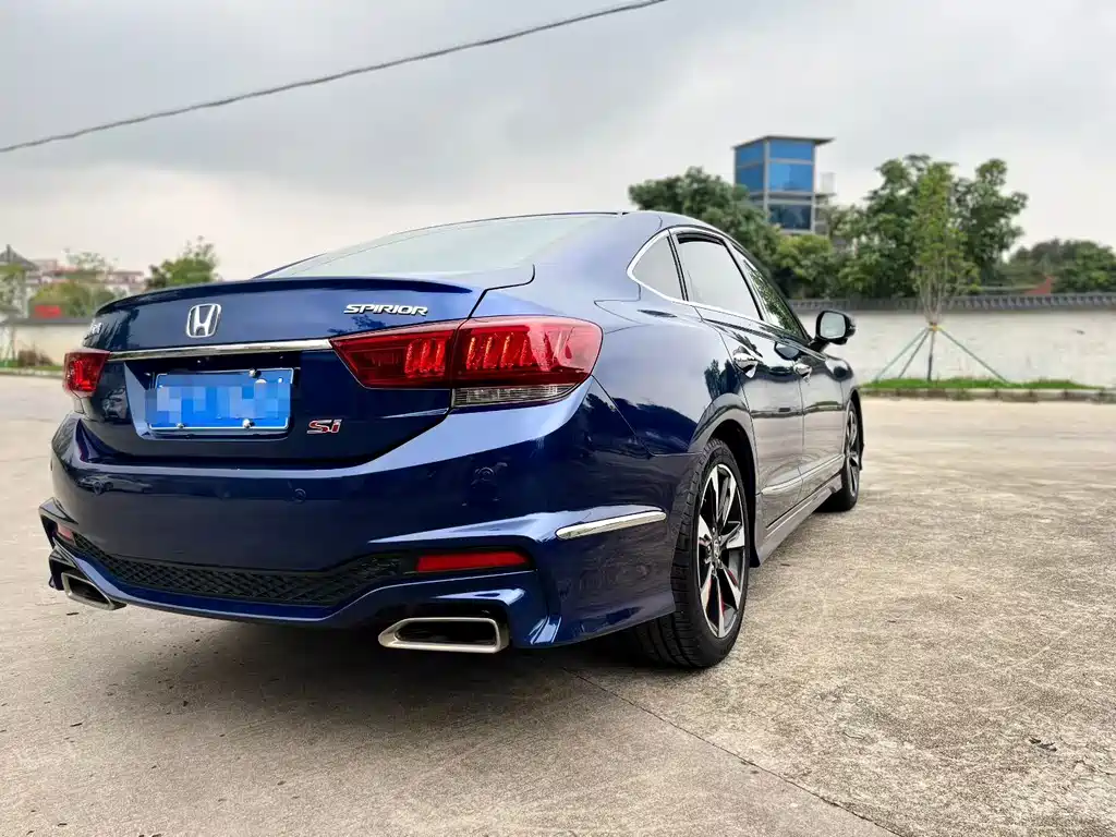 Honda Spirior 2015 — фото 7