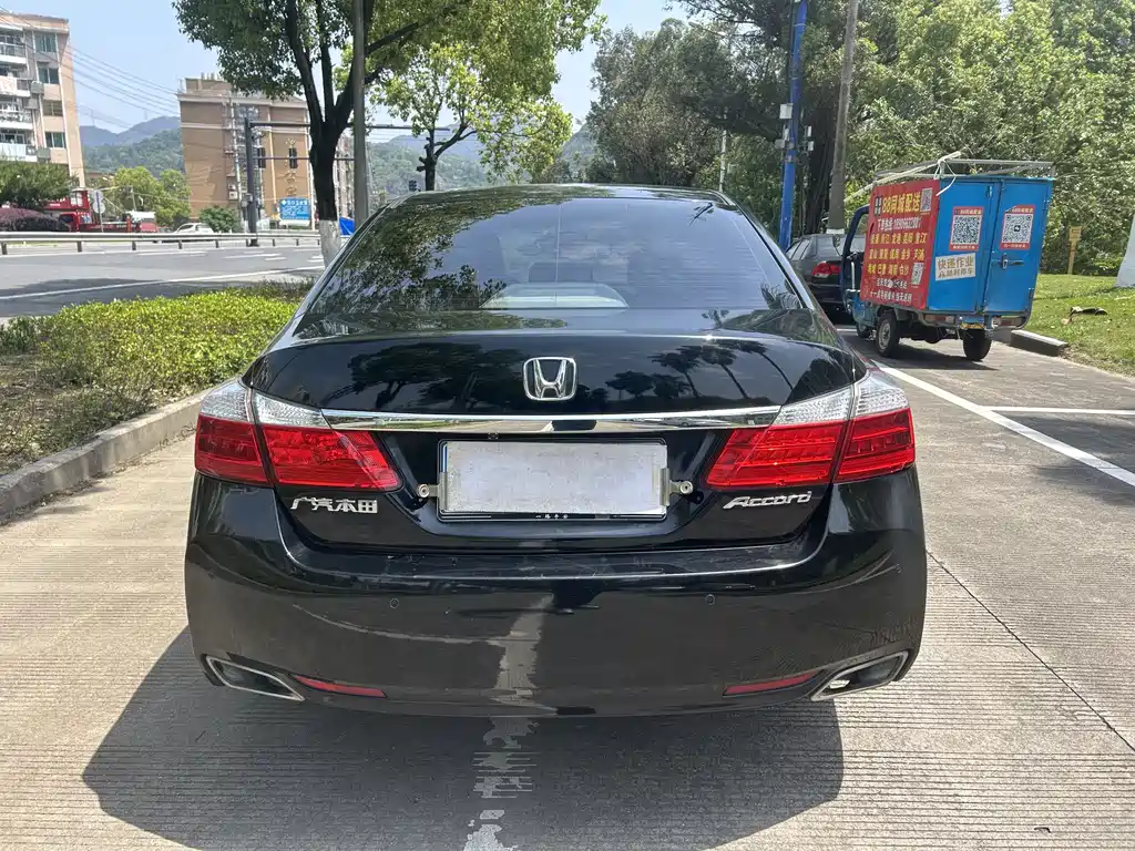 Honda Accord 2014 — фото 13