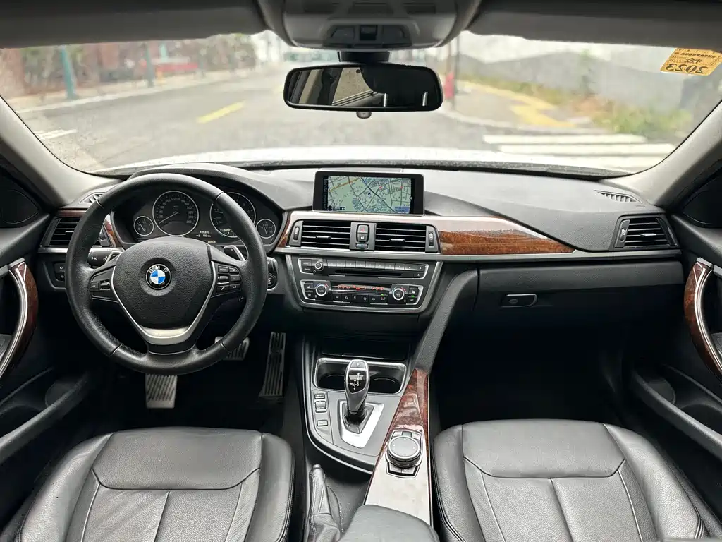 BMW 3 Series 2015 — фото 19