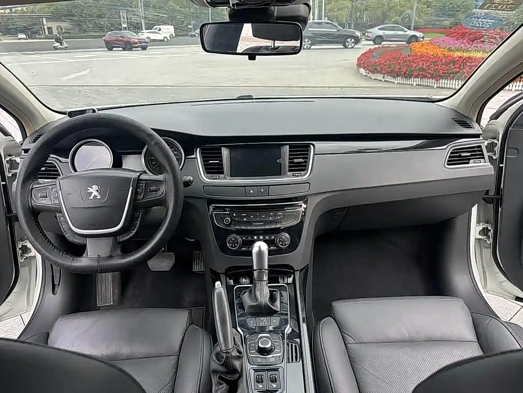 Peugeot 508 2014 — фото 11