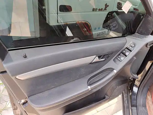 Mercedes-Benz R-Class 2016