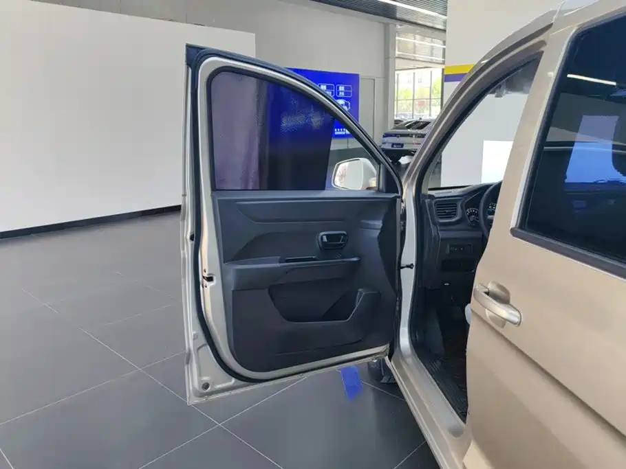 Wuling Hongguang V 2022