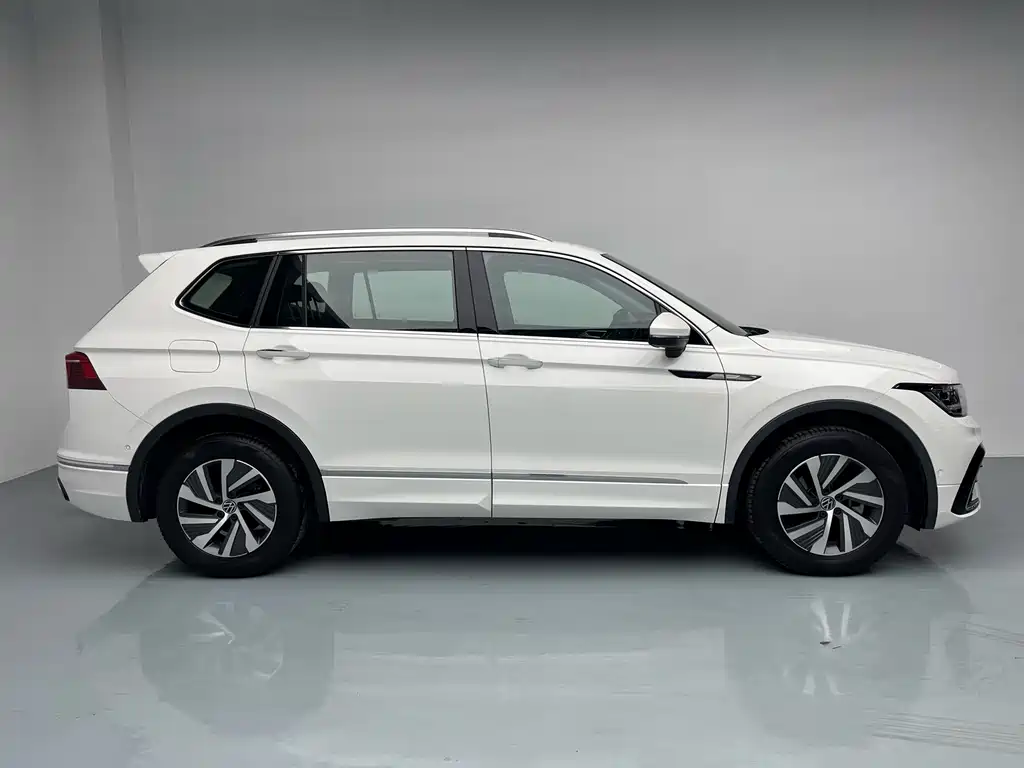 Volkswagen Tiguan L New Energy 2022 — фото 12