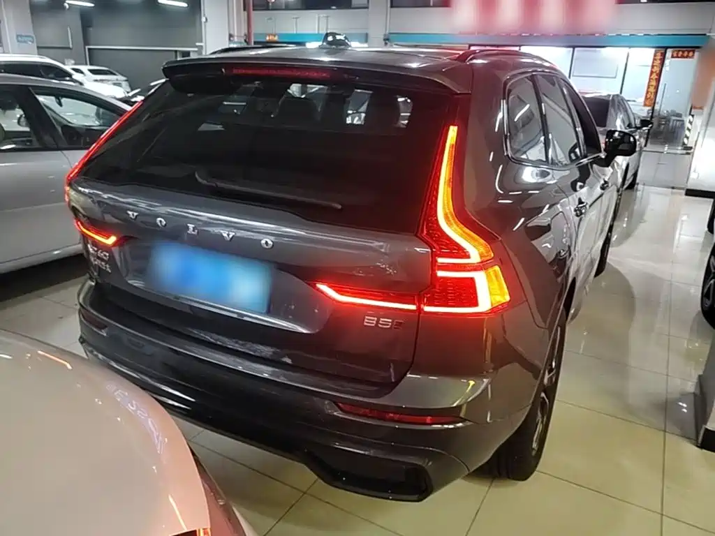 Volvo XC60 2025 — фото 7