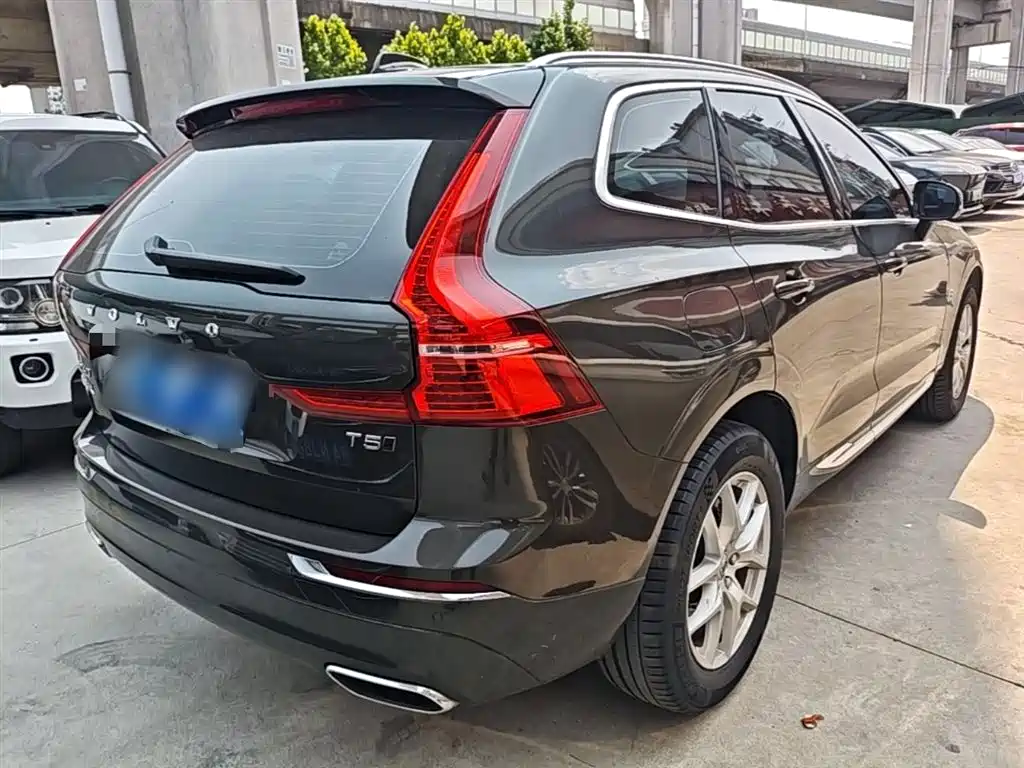 Volvo XC60 2021 — фото 7