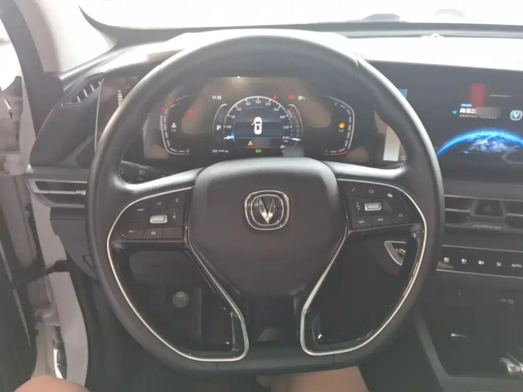 Changan CS75PLUS 2022 — фото 11