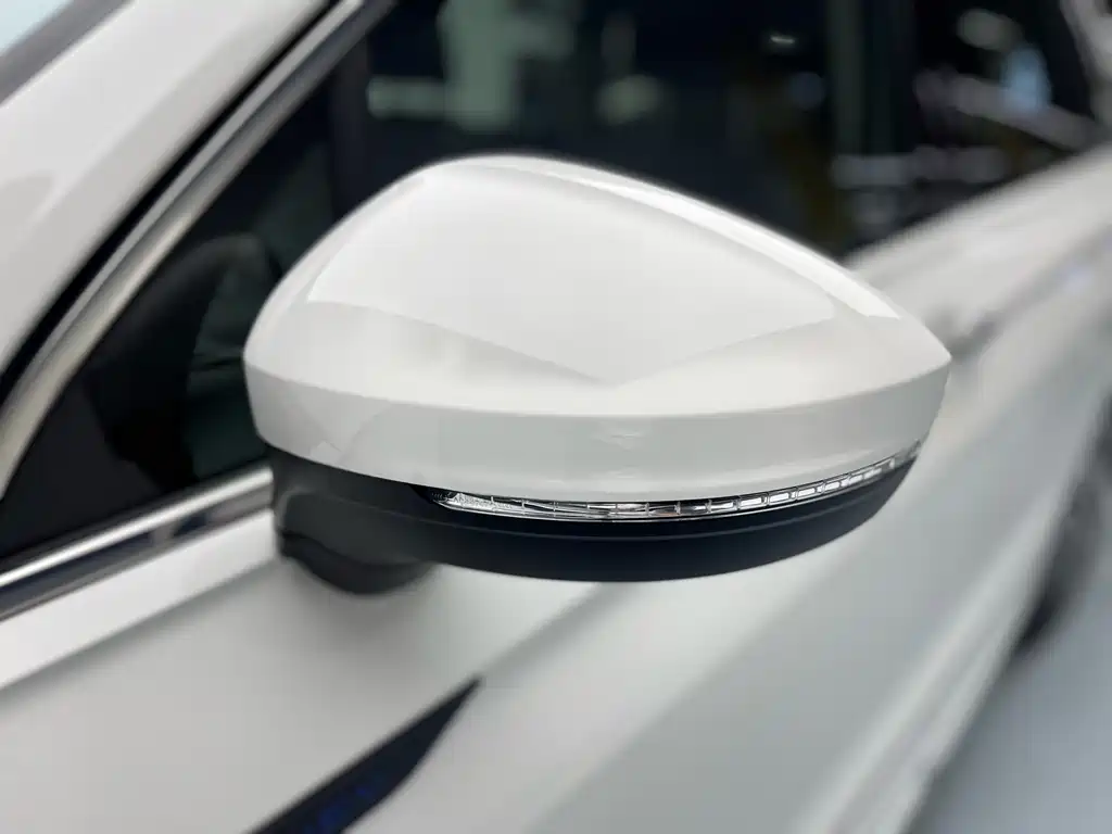 Volkswagen Tiguan L New Energy 2022 — фото 19