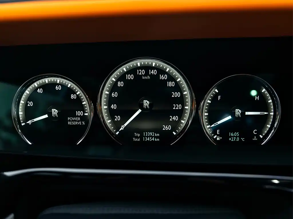 Rolls-Royce Phantom 2023 — фото 18