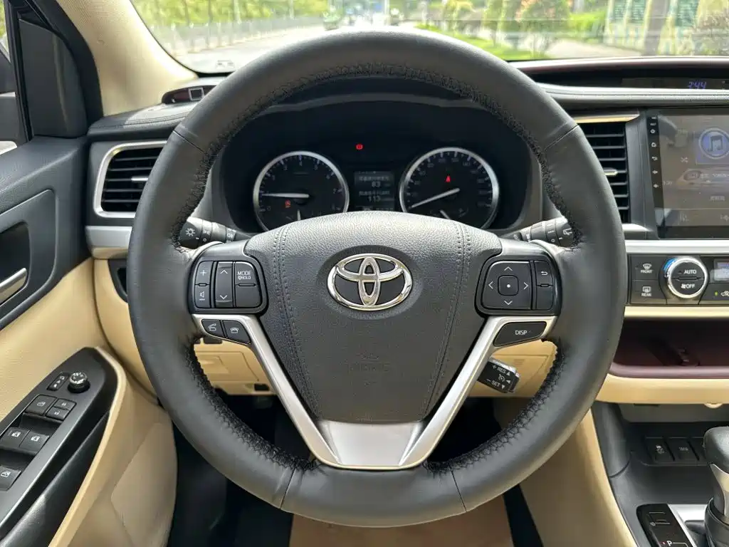 Toyota Highlander 2017 — фото 13