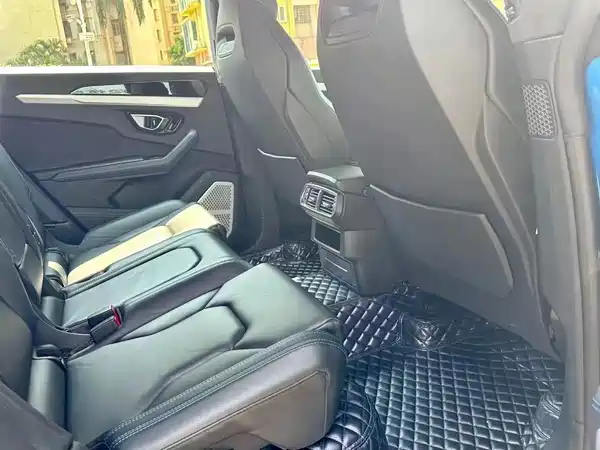 Lamborghini Urus 2021