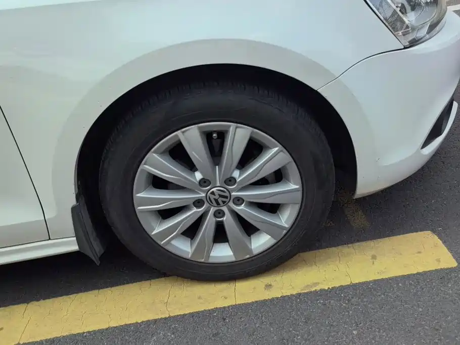 Volkswagen Sagitar 2014