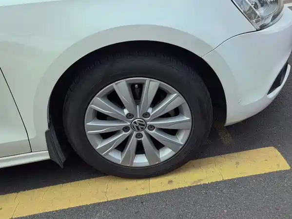 Volkswagen Sagitar 2014