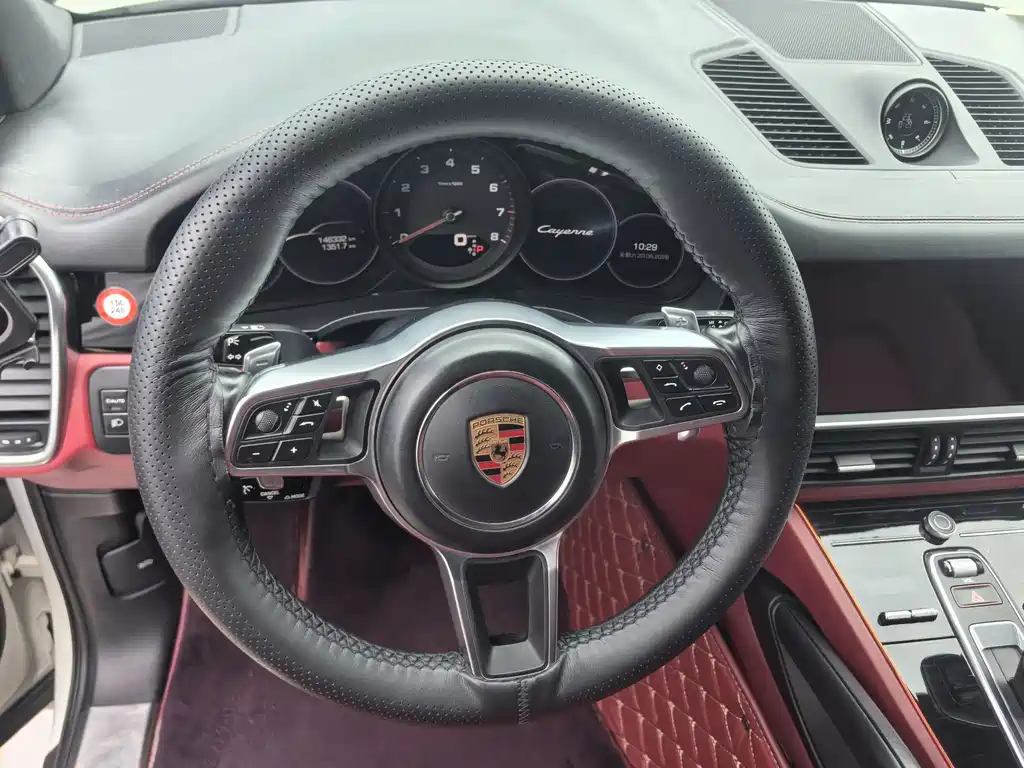 Porsche Cayenne 2020 — фото 14