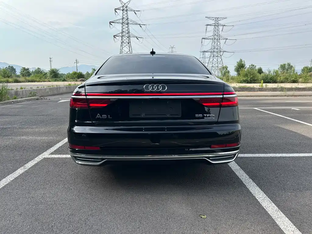 Audi A8 2019 — фото 10