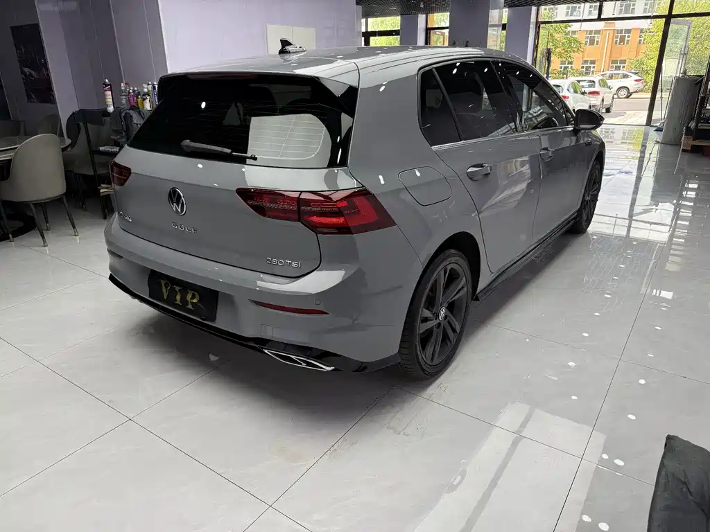Volkswagen Golf 2024
