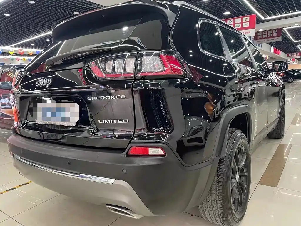 Jeep Cherokee 2019 — фото 6