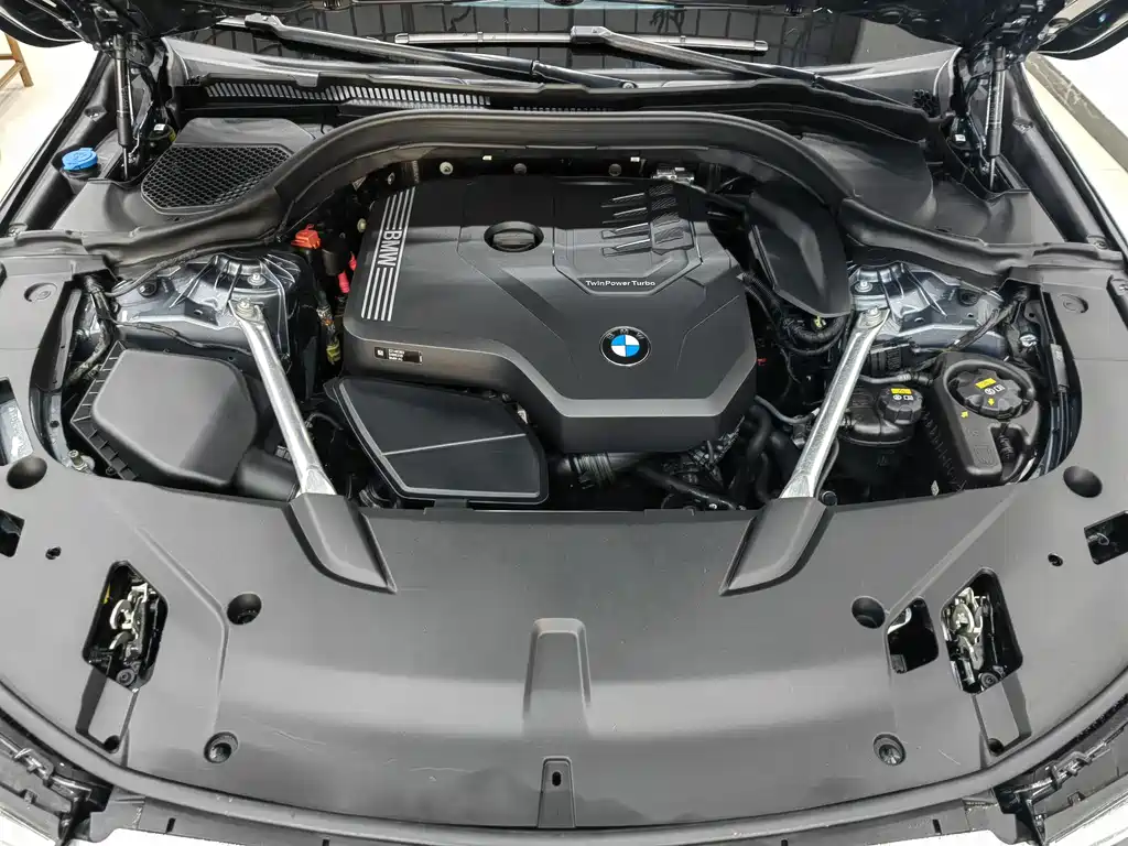 BMW 6 Series GT 2021 — фото 25