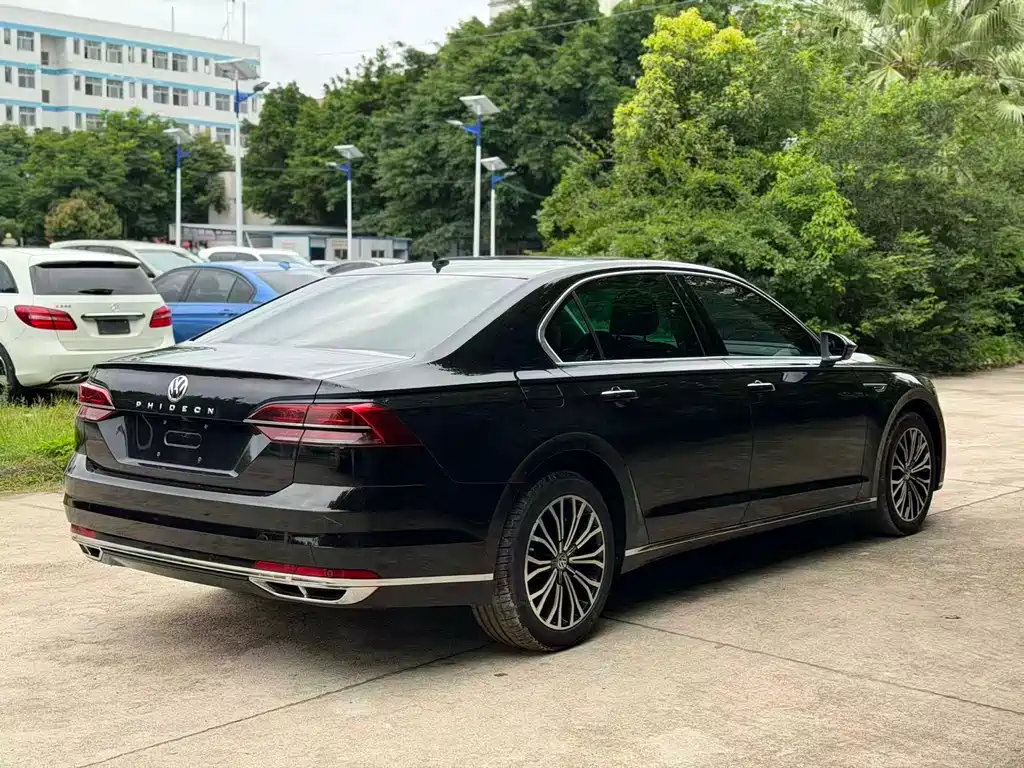 Volkswagen Phideon 2018 — фото 6