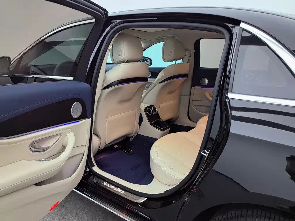 Mercedes-Benz E-Class 2020 — фото 12
