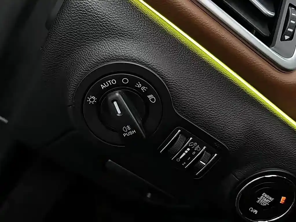 Maserati Ghibli 2021 — фото 11