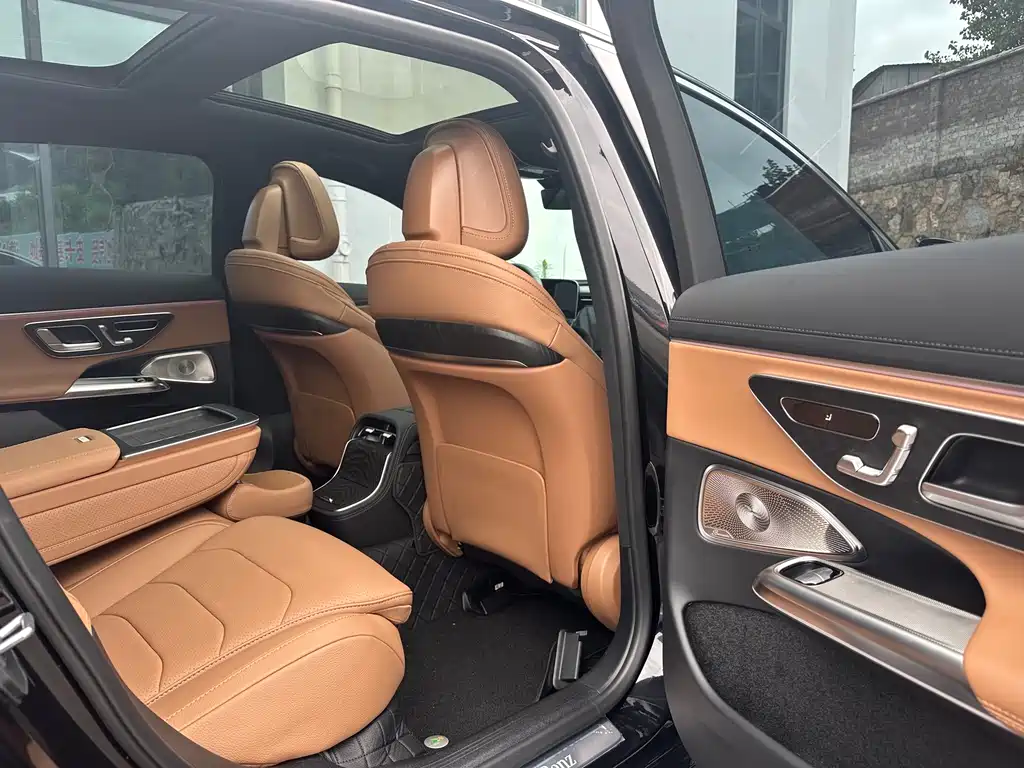 Mercedes-Benz E-Class 2025