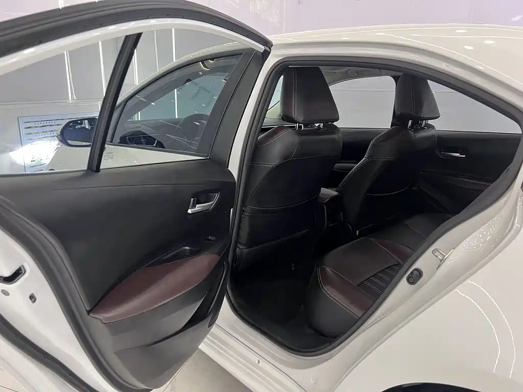 Toyota Corolla 2022 — фото 13