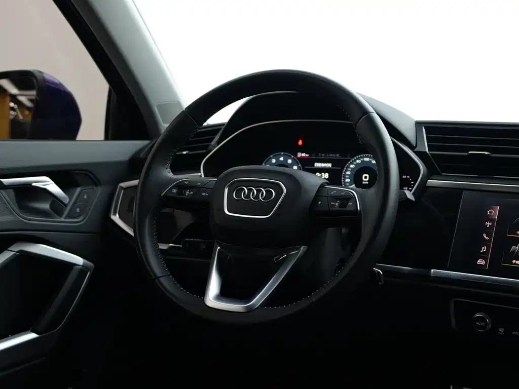 Audi Q3 2020 — фото 12