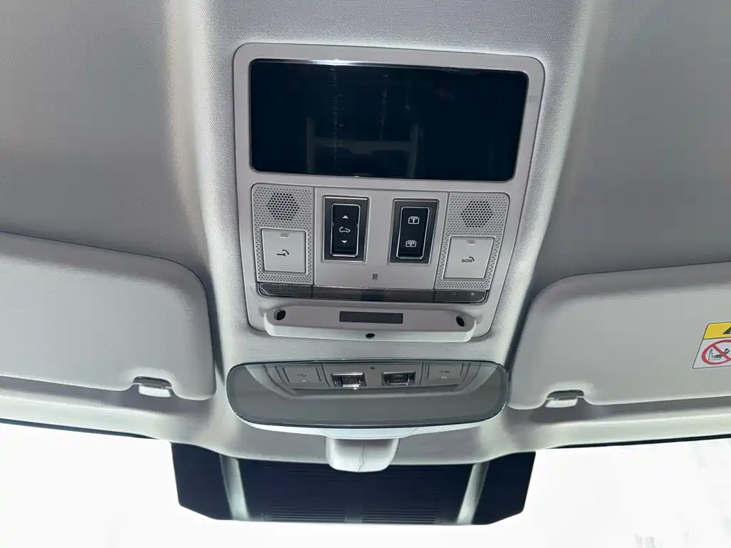 Land Rover Defender 2025 — фото 18