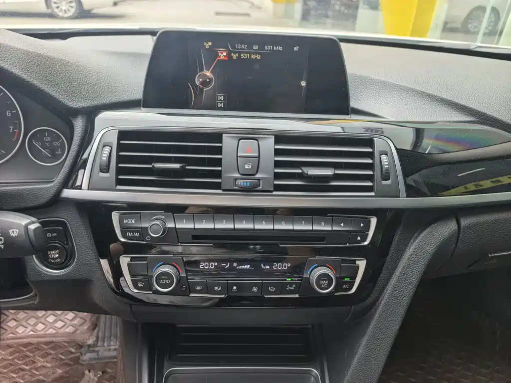 BMW 3 Series 2016 — фото 10