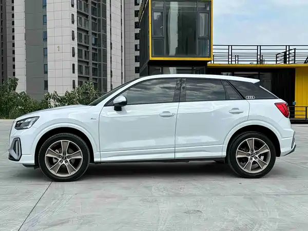 Audi Q2L 2023
