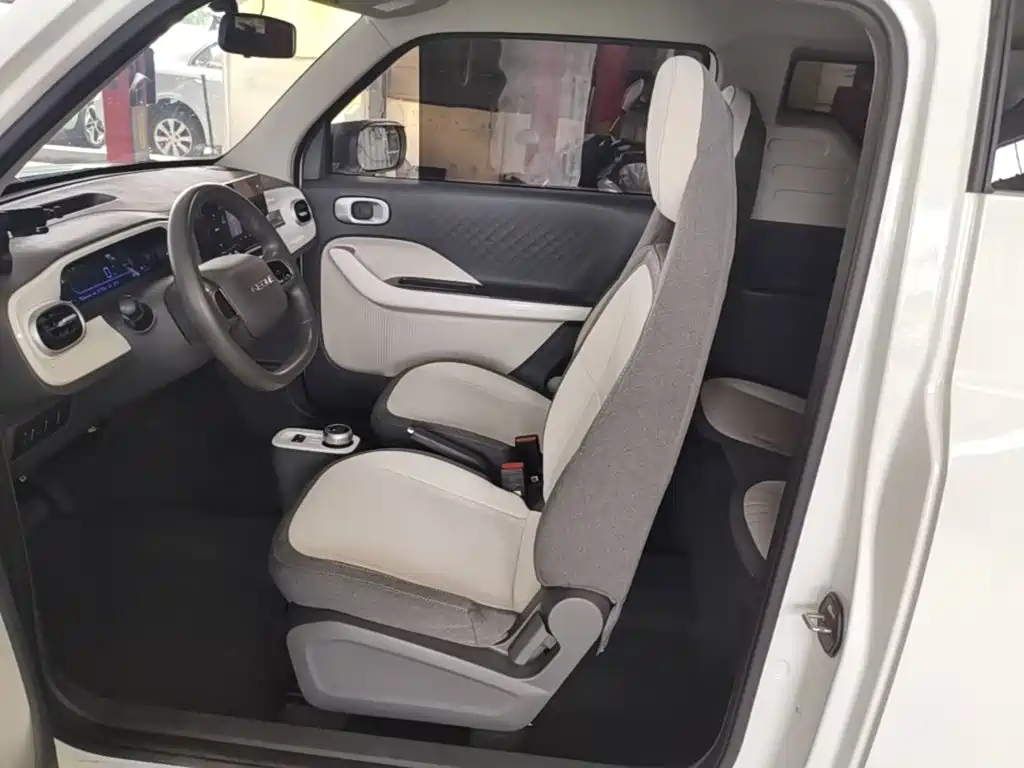 Geely Galaxy Panda 2025 — фото 15